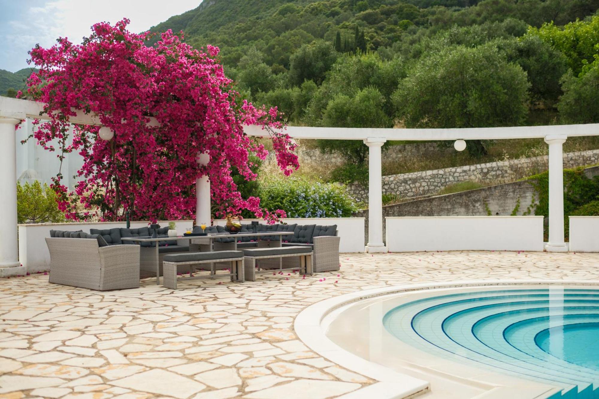 Cecilia Exclusive Corfu * Doukades