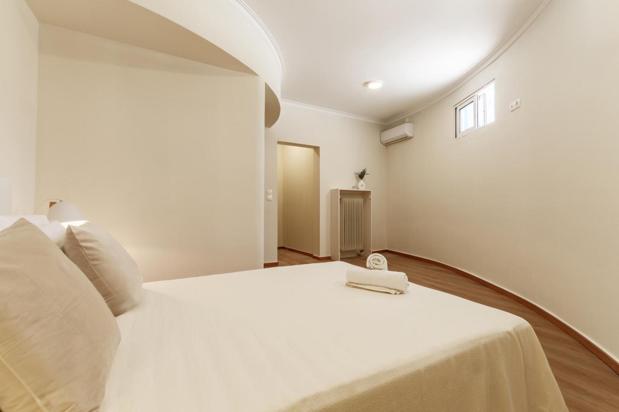 Cecilia Exclusive Corfu Doukades